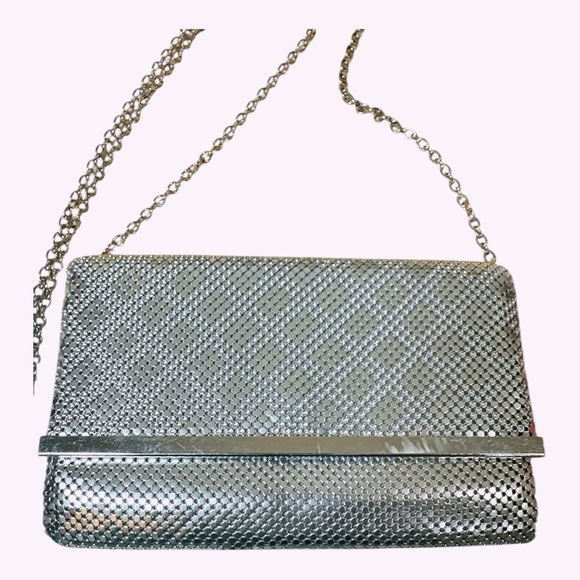 Tevolio Silver Mesh Evening Bag – New – Chain Strap Clutch with Card Slots - Picture 5 of 7